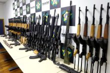 Porte e posse ilegal de armas de uso restrito é crime hediondo