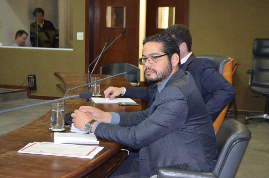 Adriano Martins Pinheiro, advogado, professor EAD e mentor